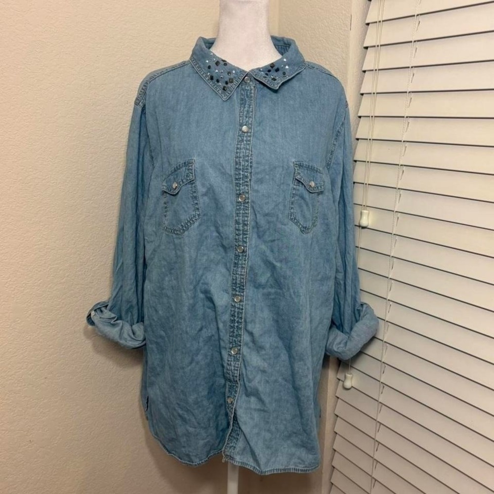 blue‎ chambray denim pearl snap rolled sleeve studded button down 3X